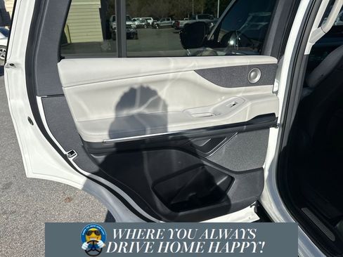 New 2025 Lincoln Navigator Reserve image 27