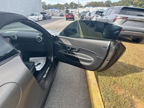 Used 2022 Mercedes-Benz SL 63 AMG 4MATIC image 31