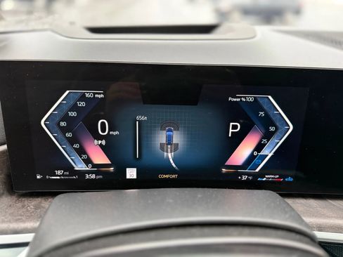 Used 2024 BMW X7 xDrive40i w/ Premium Package AWD/4WD image 29