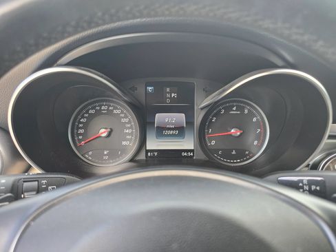 Used 2019 Mercedes-Benz GLC 300 w/ Premium Package image 40