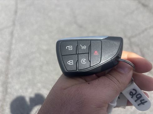 Used 2022 Buick Envision Essence w/ Technology Package I FWD image 34