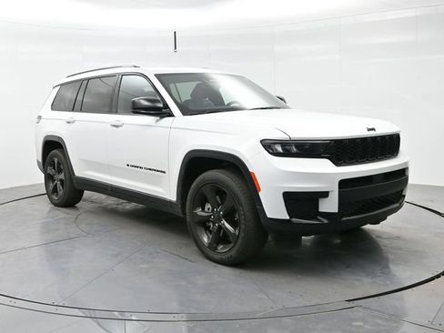 Used 2023 Jeep Grand Cherokee L Laredo image 1
