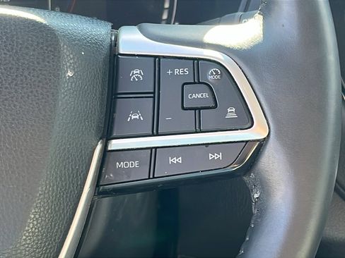 Used 2024 Toyota Grand Highlander XLE image 18