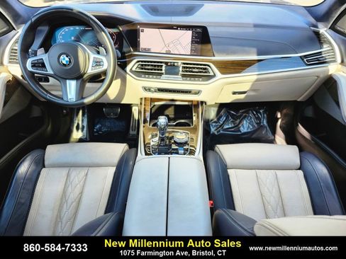 Used 2020 BMW X7 M50i w/ Executive Package image 12