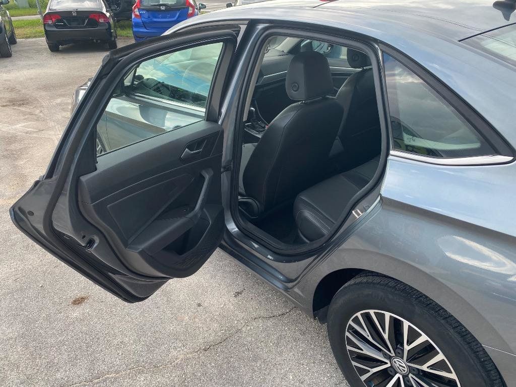 Used 2019 Volkswagen Jetta SE FWD image 15