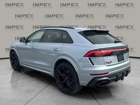 Used 2025 Audi RS Q8 performance image 3