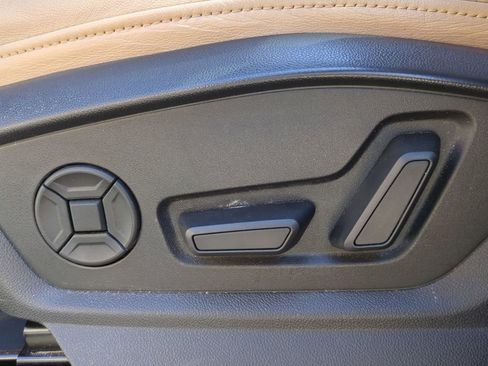 Used 2019 Audi Q8 Premium Plus w/ Premium Plus image 19