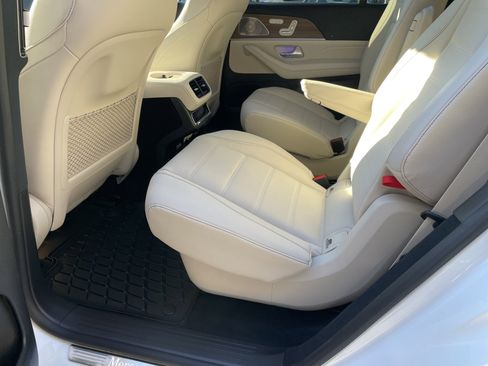 Certified 2025 Mercedes-Benz GLS 580 4MATIC image 41