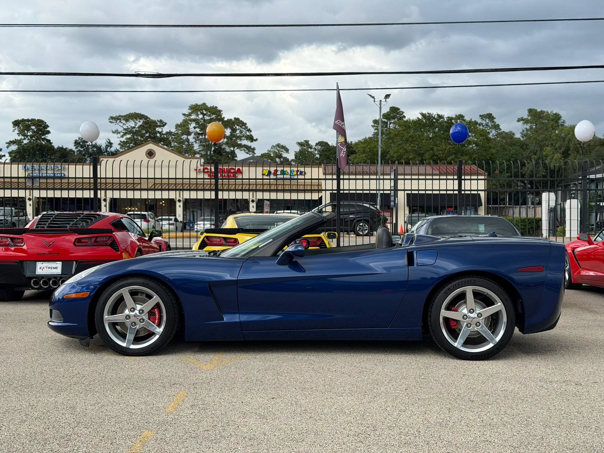 Used 2005 Chevrolet Corvette Coupe w/ Preferred Equipment Group RWD image 8