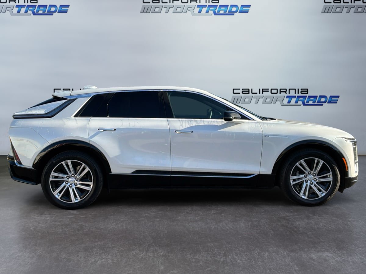 Used 2024 Cadillac Lyriq Tech RWD image 4
