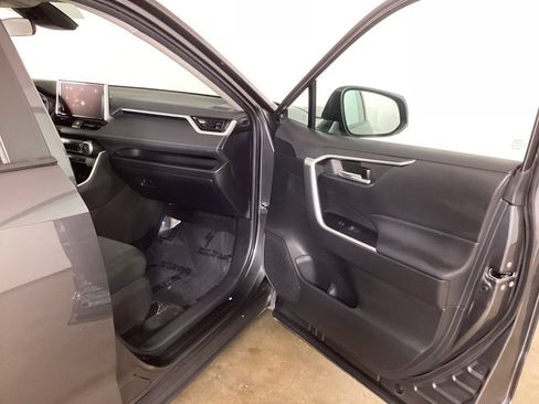 Used 2023 Toyota RAV4 XLE AWD/4WD image 21