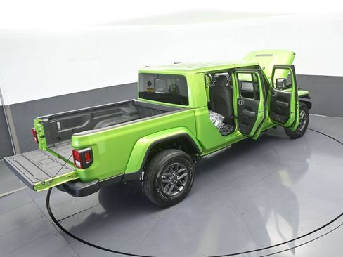 Used 2025 Jeep Gladiator Sport AWD/4WD image 63