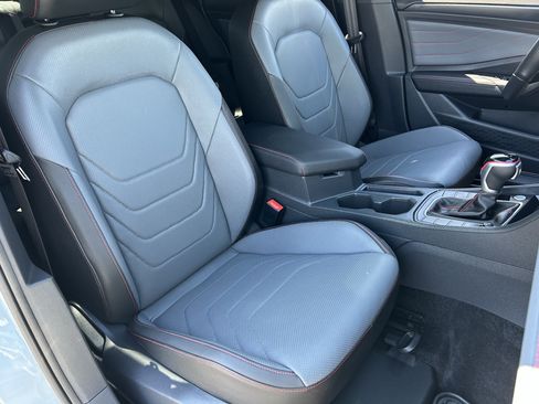 Certified 2025 Volkswagen Jetta GLI Autobahn FWD image 8