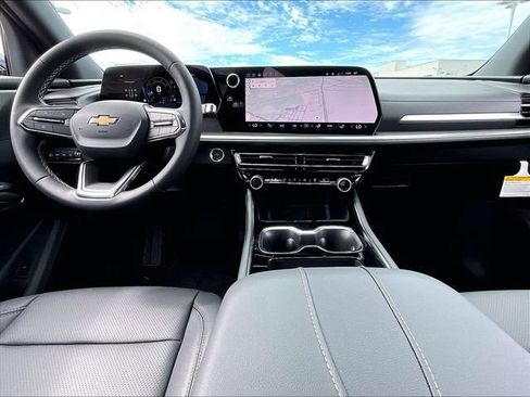 New 2027 Chevrolet Traverse LT w/ Driver Confidence Package AWD/4WD image 11