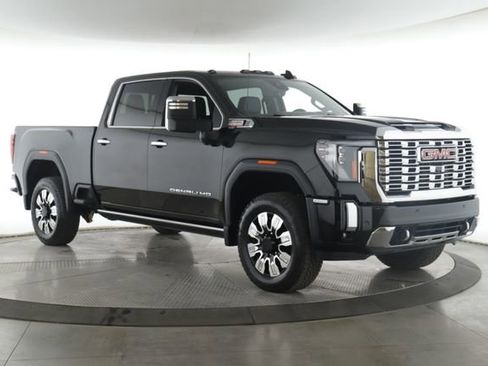 Used 2026 GMC Sierra 2500 Denali w/ Denali Reserve Package AWD/4WD image 2