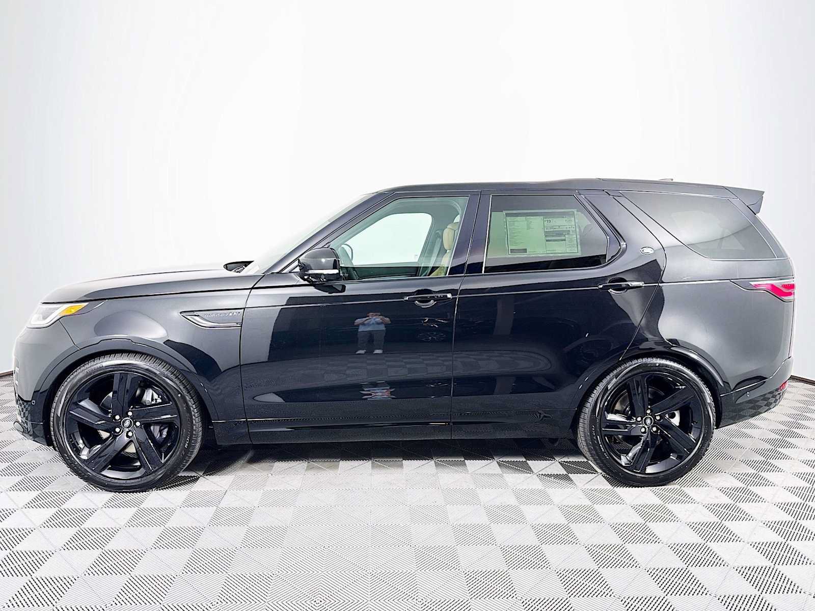 New 2025 Land Rover Discovery Dynamic SE AWD/4WD image 8