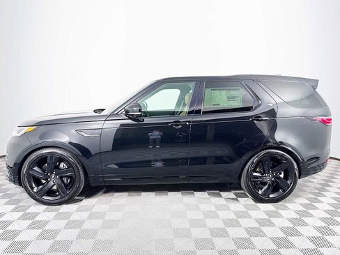 New 2025 Land Rover Discovery Dynamic SE image 8