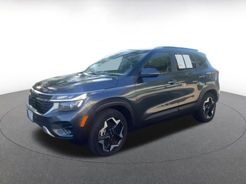 Used 2025 Kia Seltos S image 11