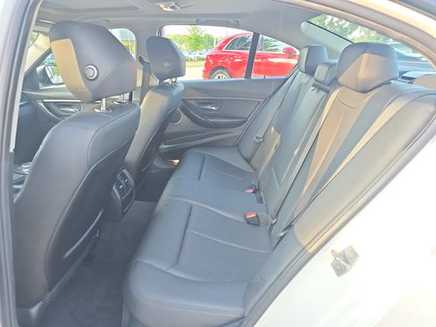Used 2017 BMW 320i xDrive Sedan AWD/4WD image 13