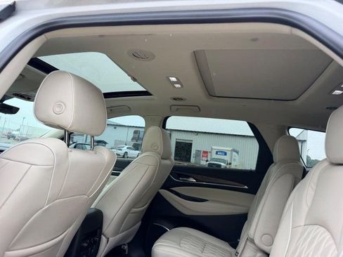 Used 2022 Buick Enclave Avenir w/ Avenir Technology Package AWD/4WD image 10