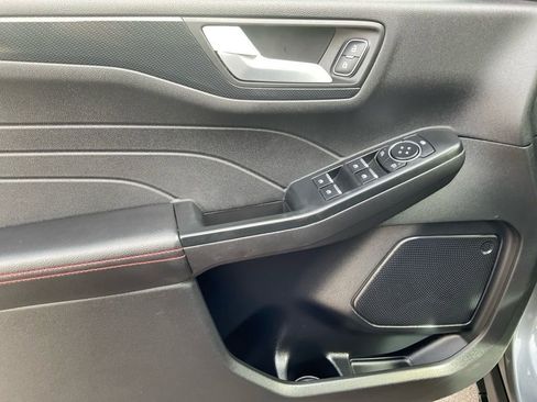 Used 2025 Ford Escape ST-Line AWD/4WD image 19