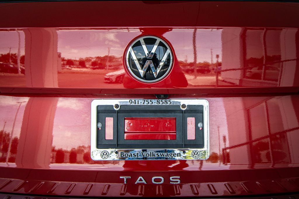 Certified 2024 Volkswagen Taos SE AWD/4WD image 15