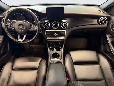 Used 2018 Mercedes-Benz GLA 250 4MATIC w/ Premium Package image 13