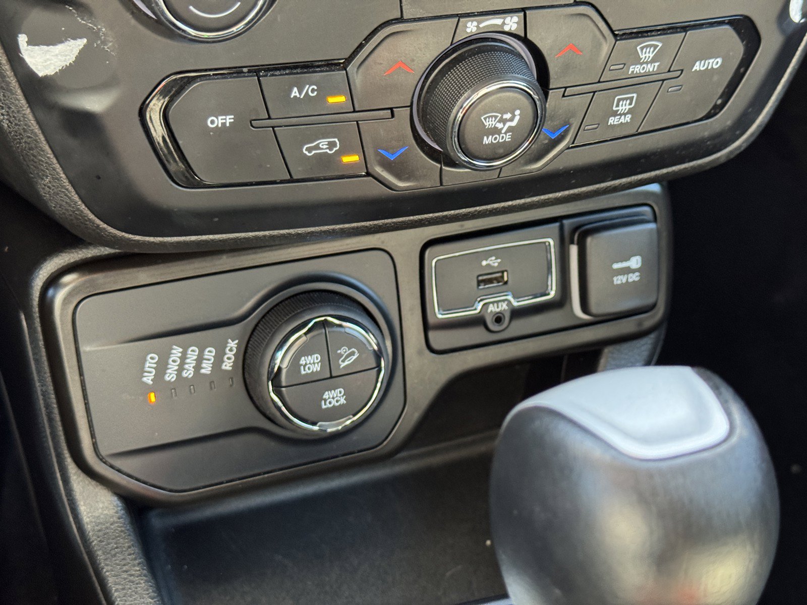 Used 2023 Jeep Renegade Trailhawk AWD/4WD image 21