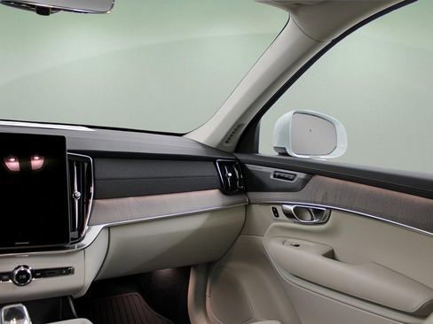 New 2026 Volvo XC90 B6 Ultra w/ Protection Package Premier image 15