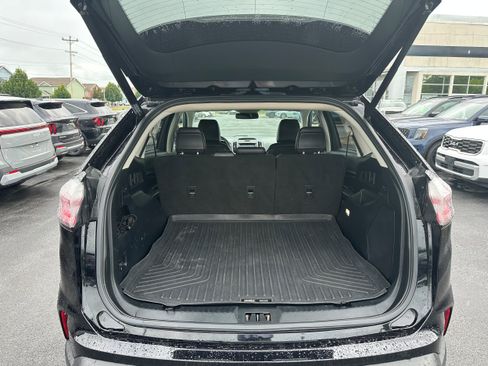 Used 2020 Ford Edge Titanium w/ Equipment Group 301A AWD/4WD image 10