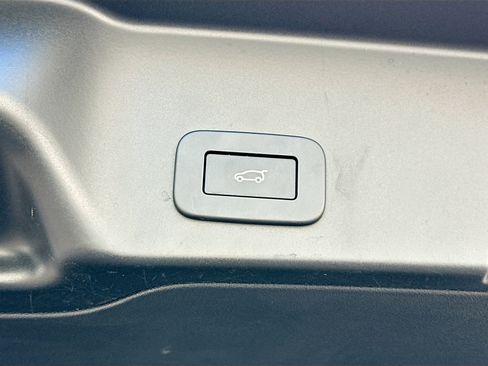 Used 2025 Land Rover Range Rover Evoque S image 29