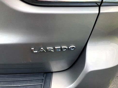 Used 2016 Jeep Grand Cherokee Laredo w/ Quick Order Package 23E image 16