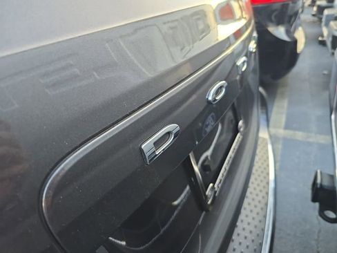 Used 2020 Dodge Grand Caravan SXT image 7