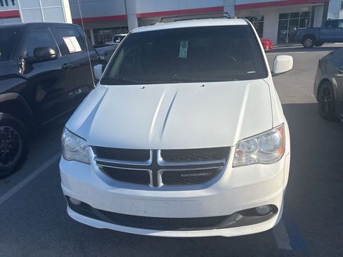 Used 2018 Dodge Grand Caravan SXT w/ Driver Convenience Group image 9