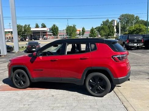 Used 2019 Jeep Compass Latitude AWD/4WD image 12