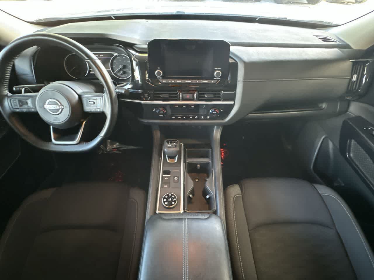 Used 2025 Nissan Pathfinder SV AWD/4WD image 24