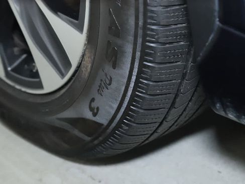 Certified 2020 Toyota Highlander XLE image 38