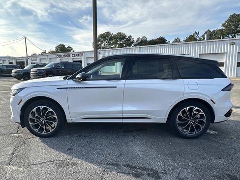 New 2026 Lincoln Nautilus Reserve image 4