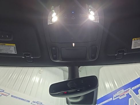 Used 2025 Chrysler Pacifica Limited image 29