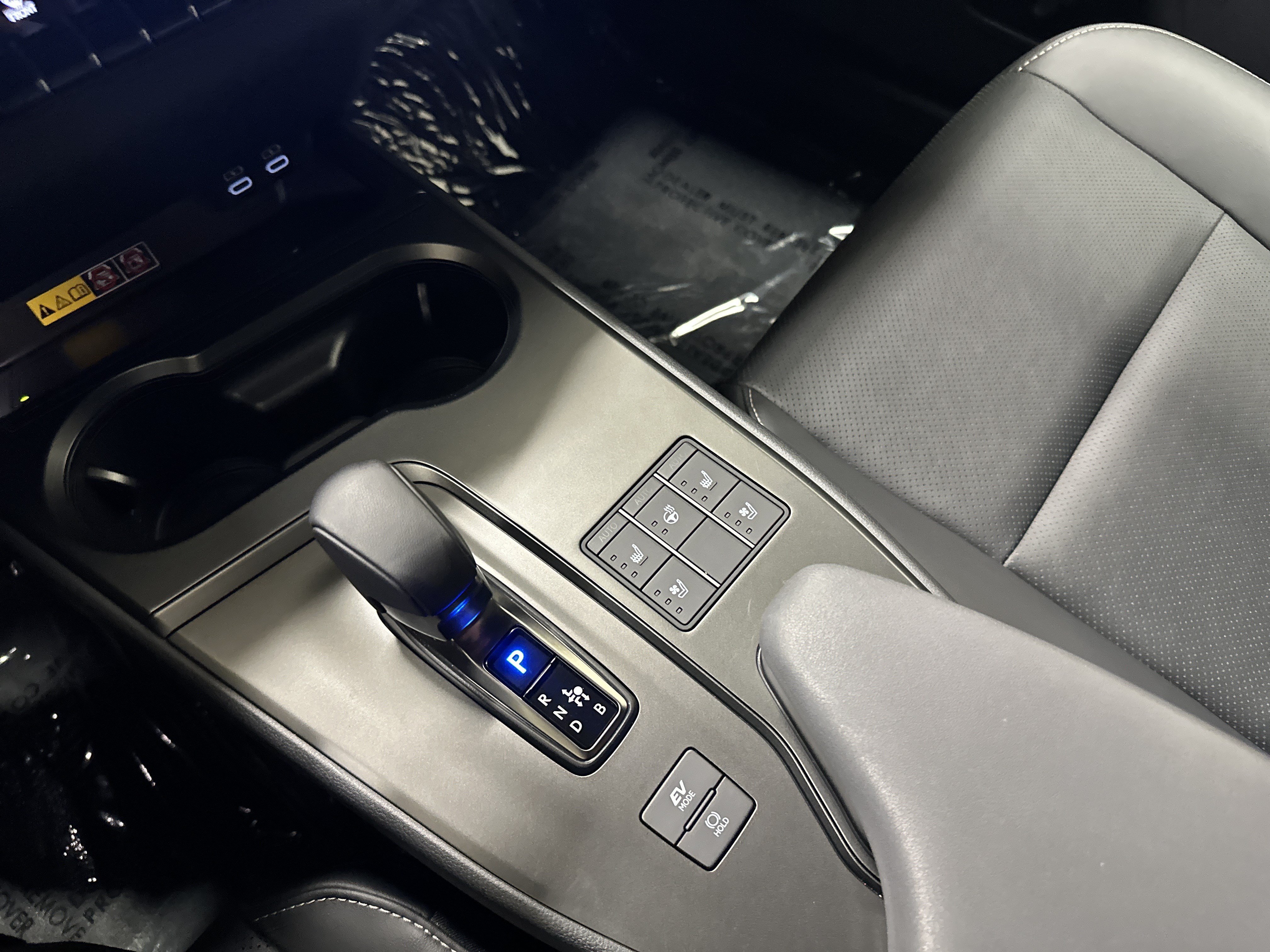 Certified 2025 Lexus UX 300h AWD w/ Accessory Package (Z2) image 26