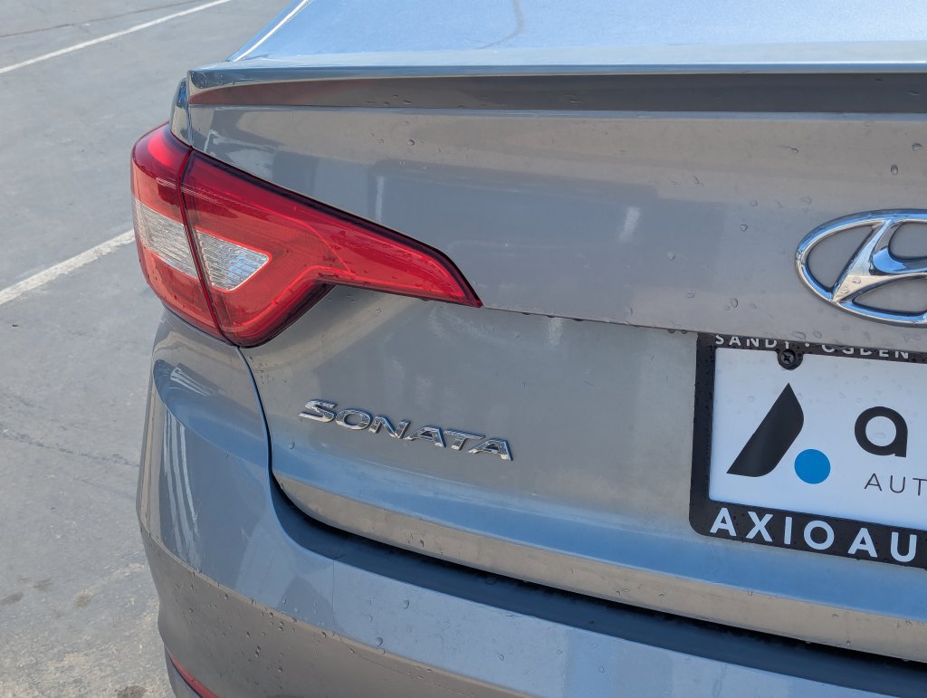 Used 2015 Hyundai Sonata SE w/ Option Group 09 FWD image 5