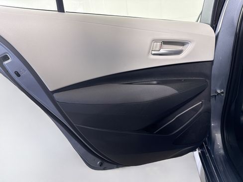 Used 2021 Toyota Corolla LE FWD image 25