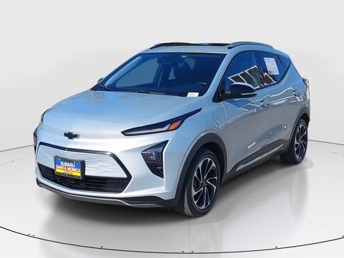 Used 2022 Chevrolet Bolt EUV Premier w/ Sun & Sound Package image 3