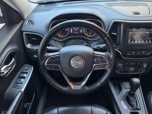 Used 2021 Jeep Cherokee Latitude Plus image 12