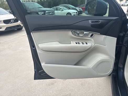 Used 2020 Volvo XC90 T8 Momentum w/ Protection Package Premier image 21