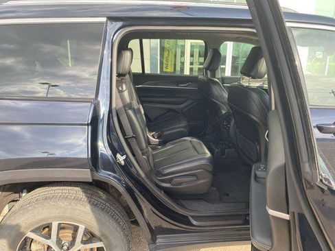 Certified 2023 Jeep Grand Cherokee L Limited AWD/4WD image 31