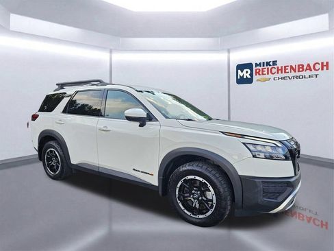 Used 2024 Nissan Pathfinder Rock Creek AWD/4WD image 2