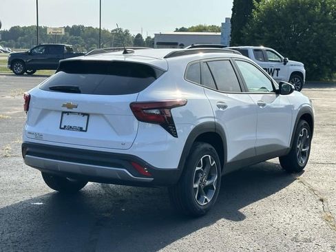 New 2025 Chevrolet Trax LT w/ Driver Confidence Package image 3