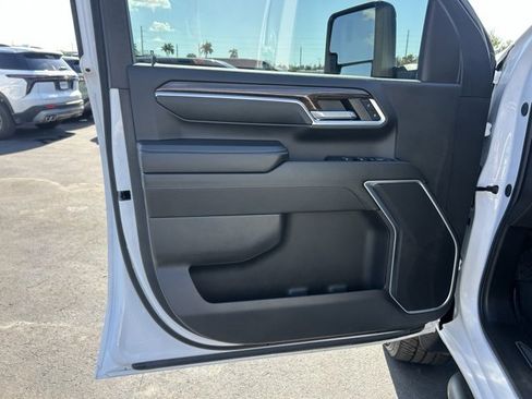 Used 2024 Chevrolet Silverado 3500 LT w/ Convenience Package image 12