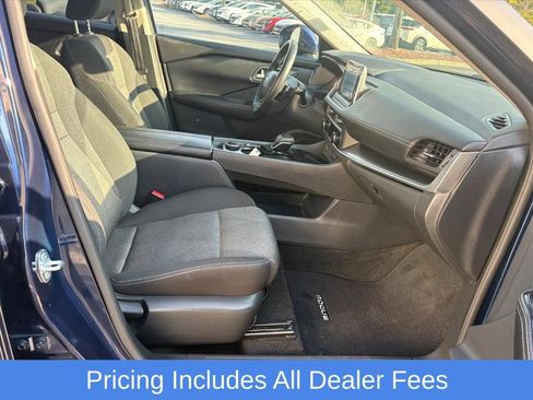 Used 2025 Nissan Rogue SV AWD/4WD image 18